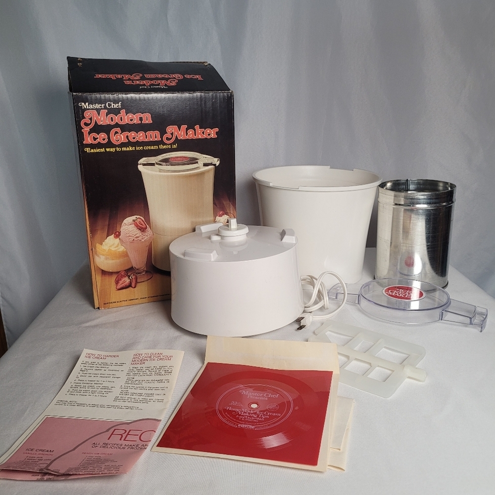 VTG 70's Master Chef Ice Cream Maker Model 8601 With Box & Record Manual